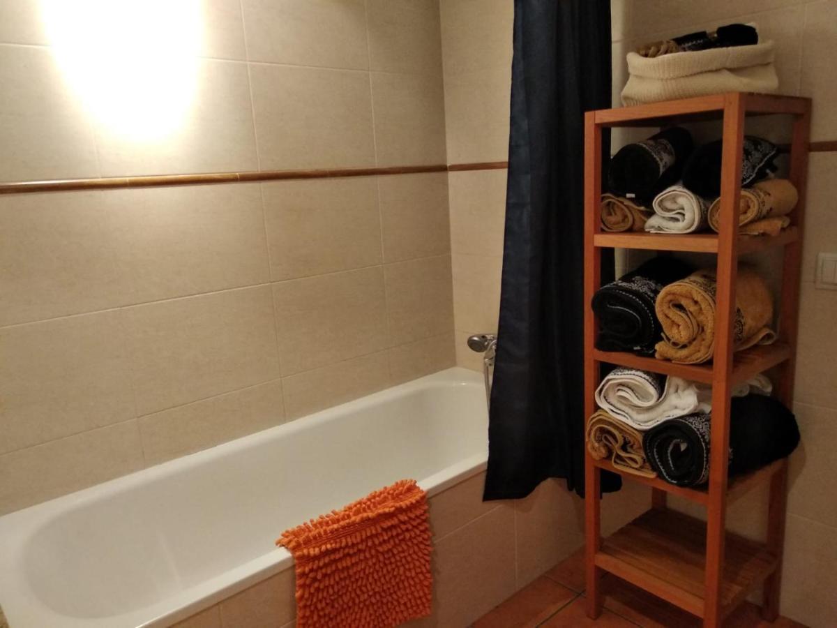 Duplex Familiar En 에스테리 다네우 외부 사진